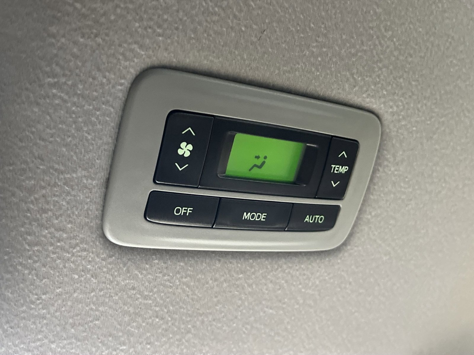 Used 2013 Toyota Sienna XLE image 35