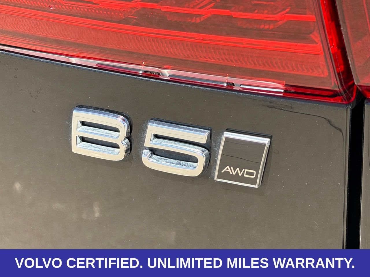 Certified 2025 Volvo XC60 B5 Ultra w/ Protection Package Premier AWD/4WD image 10