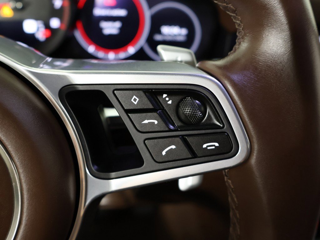 Used 2023 Porsche Cayenne Platinum Edition image 47