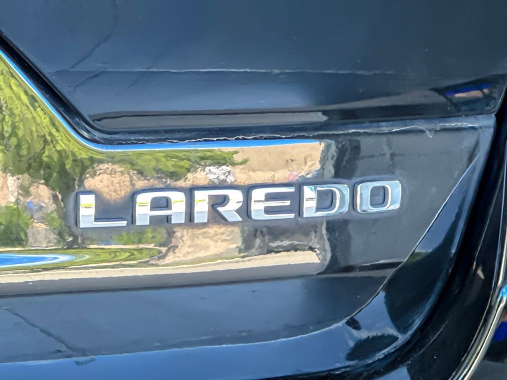 Used 2023 Jeep Grand Cherokee Laredo w/ Luxury Tech Group I AWD/4WD image 25