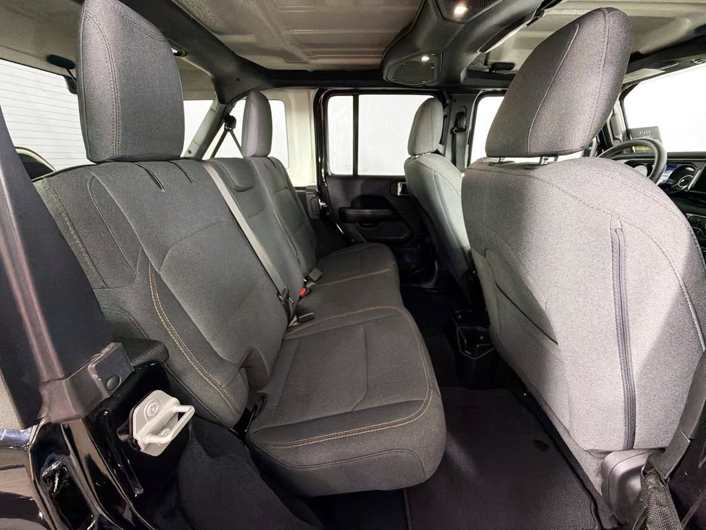 Used 2024 Jeep Wrangler Sahara image 26
