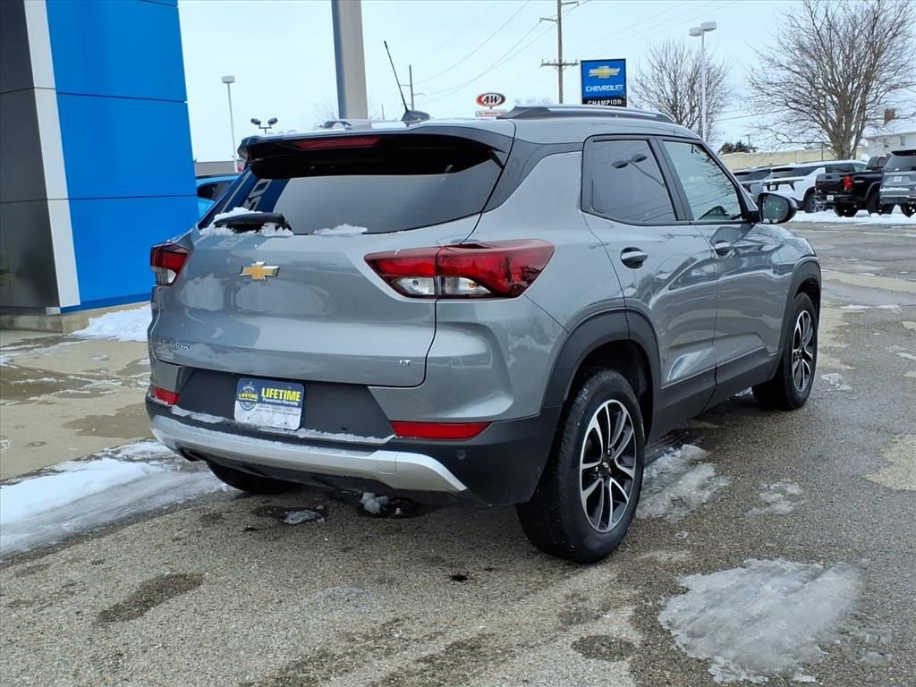 Used 2024 Chevrolet TrailBlazer LT w/ LT Cold Weather Package image 9