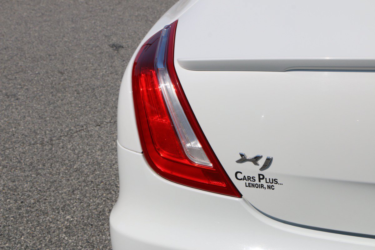 Used 2018 Jaguar XJ Supercharged RWD image 6