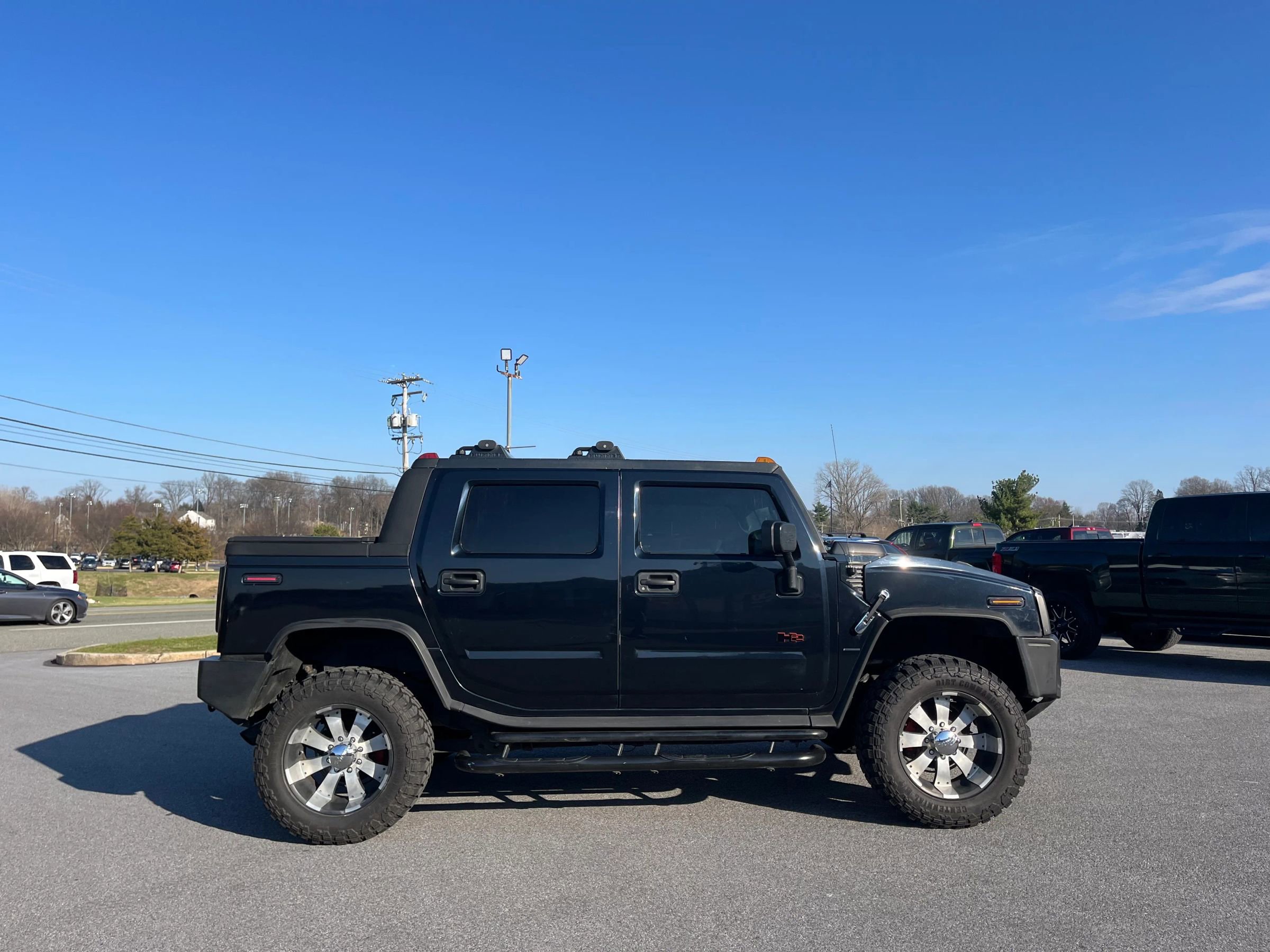 Used 2005 HUMMER H2 SUT w/ Preferred Equipment Group image 2