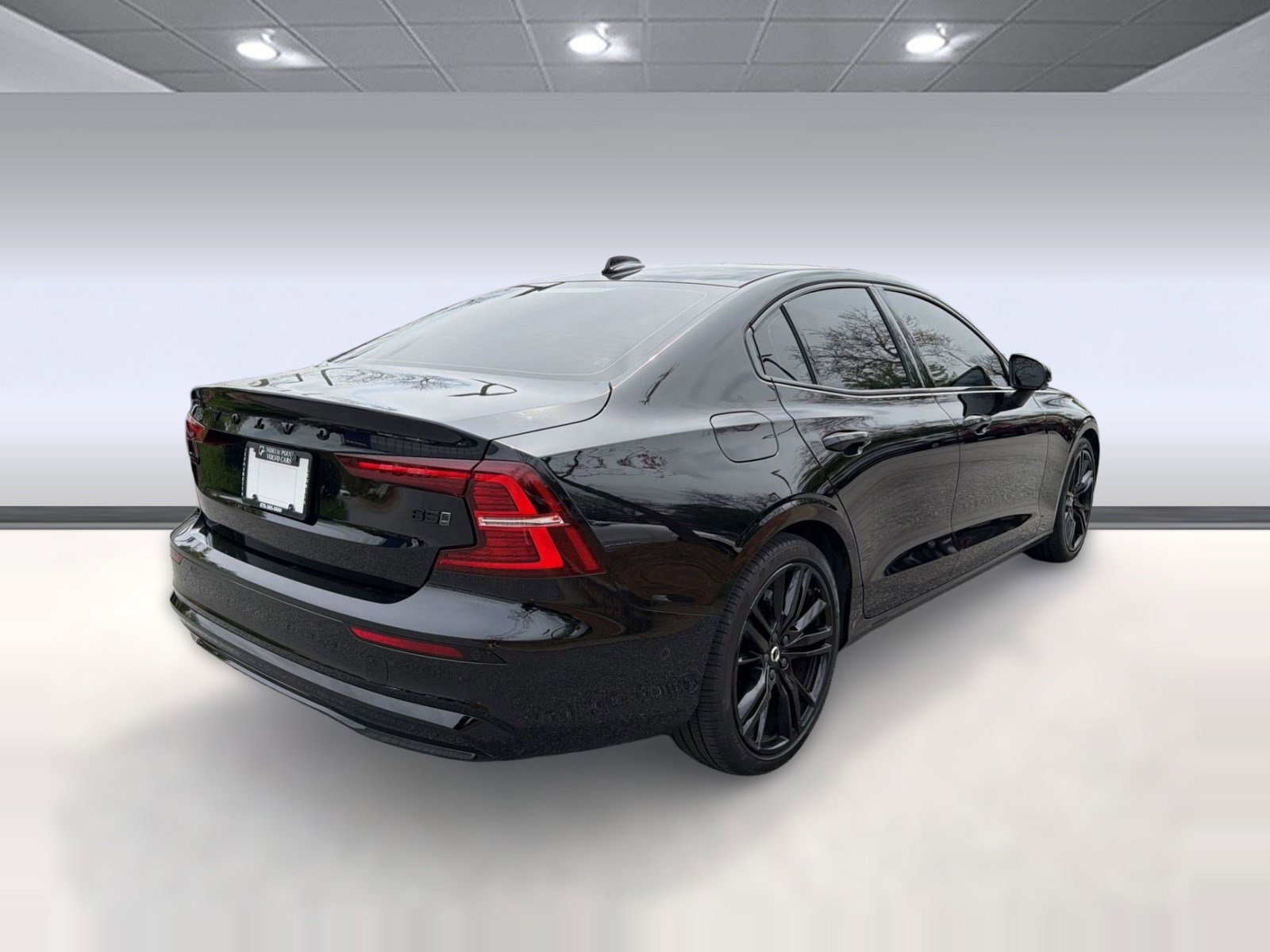 Certified 2023 Volvo S60 B5 Plus image 9