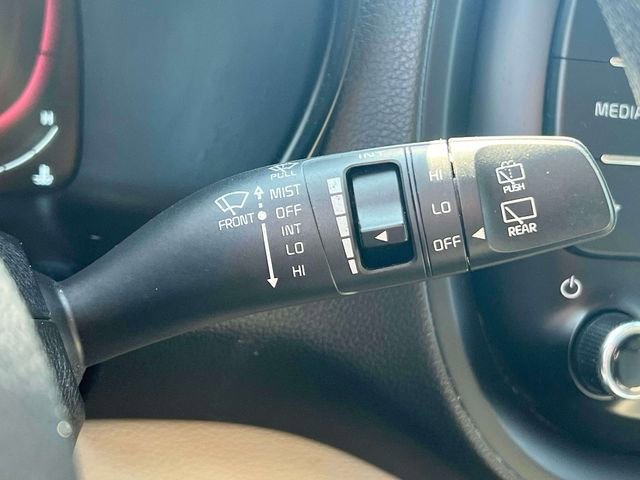 Used 2023 Kia Soul LX w/ LX Technology Package FWD image 22