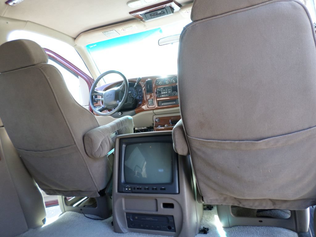 Used 2000 Chevrolet Express 1500 RWD image 25