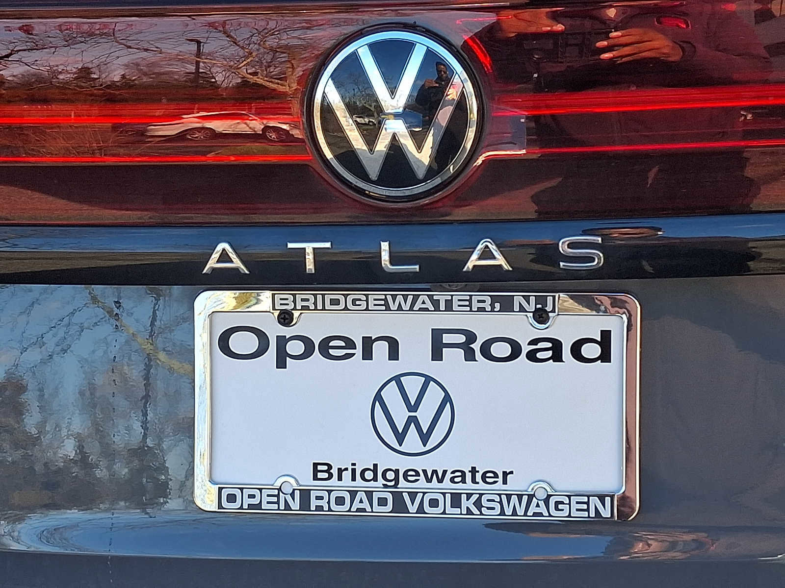 Used 2025 Volkswagen Atlas Peak Edition SE AWD/4WD image 30