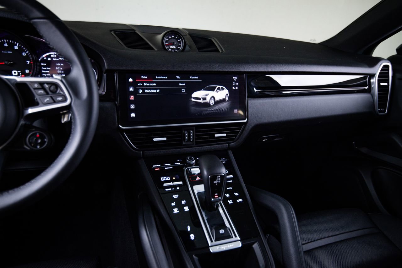 Certified 2023 Porsche Cayenne Coupe AWD/4WD image 19