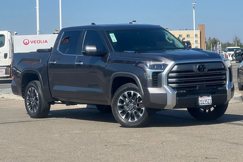 Used 2024 Toyota Tundra Limited AWD/4WD image 2