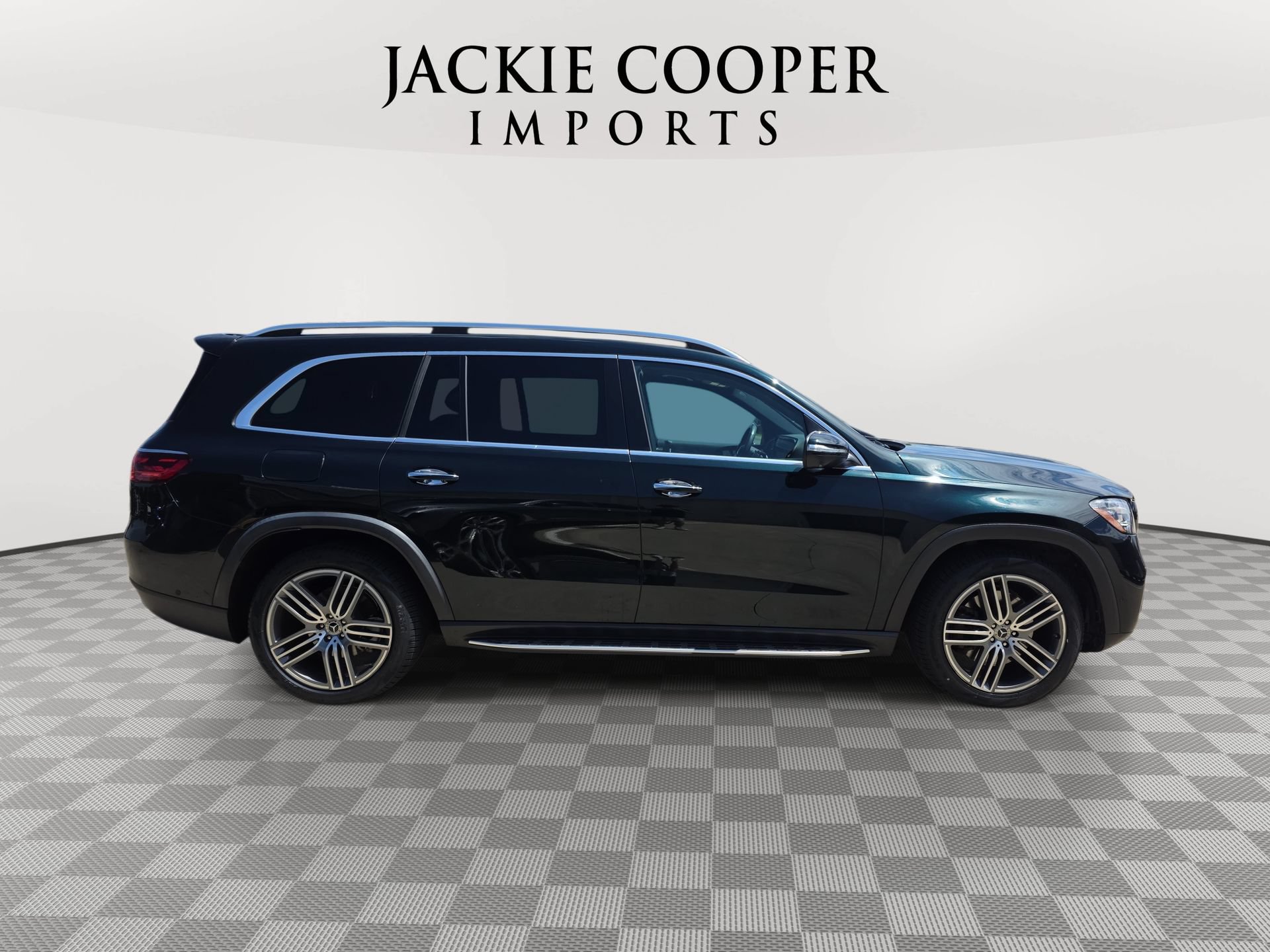 Certified 2024 Mercedes-Benz GLS 450 4MATIC image 4