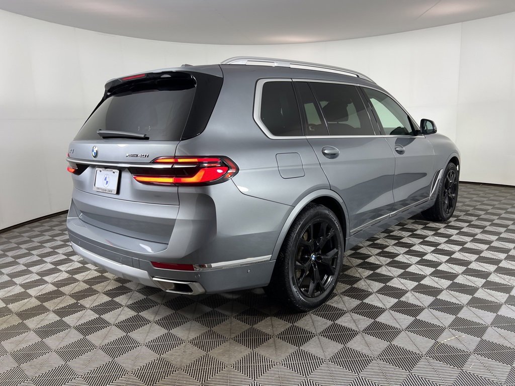 Used 2024 BMW X7 xDrive40i w/ Premium Package image 5