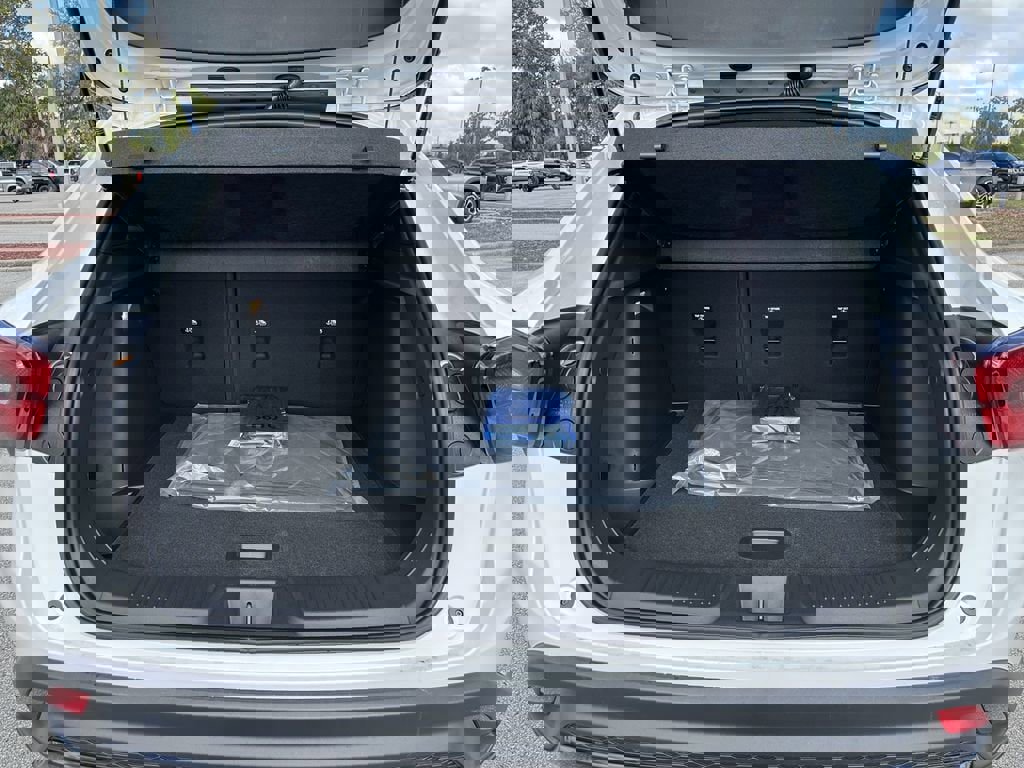 New 2026 Chevrolet Trax RS w/ Sunroof Package image 11