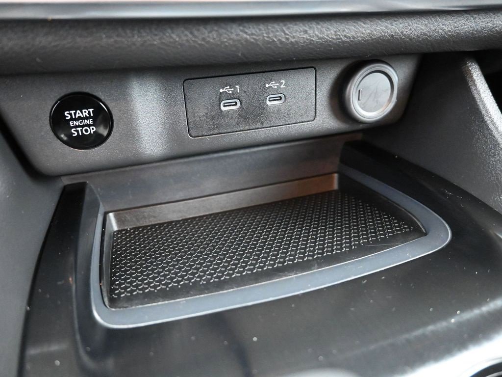 Used 2025 Nissan Rogue SV image 29