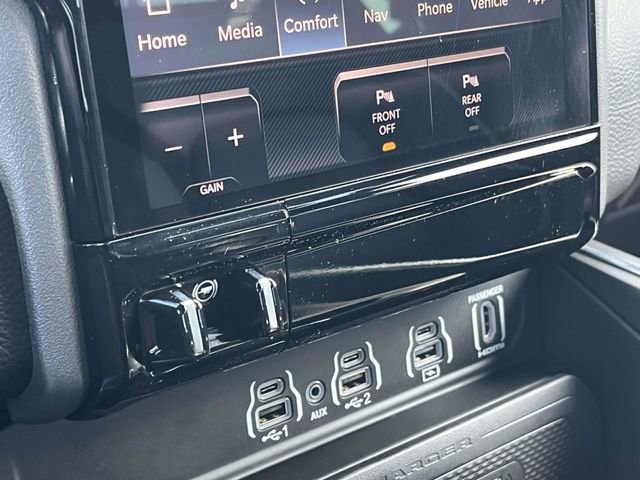 Used 2025 RAM 1500 Laramie AWD/4WD image 33