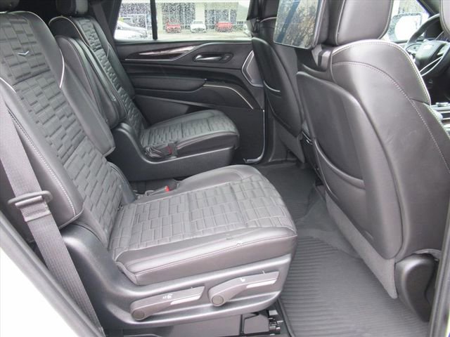Used 2023 Cadillac Escalade Premium Luxury Platinum w/ LPO, Floor Liner Package AWD/4WD image 35