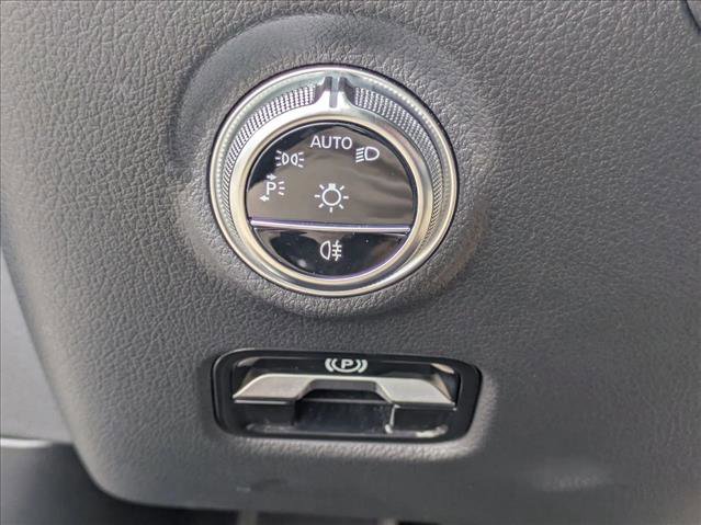 Used 2022 Mercedes-Benz C 300 Sedan image 14