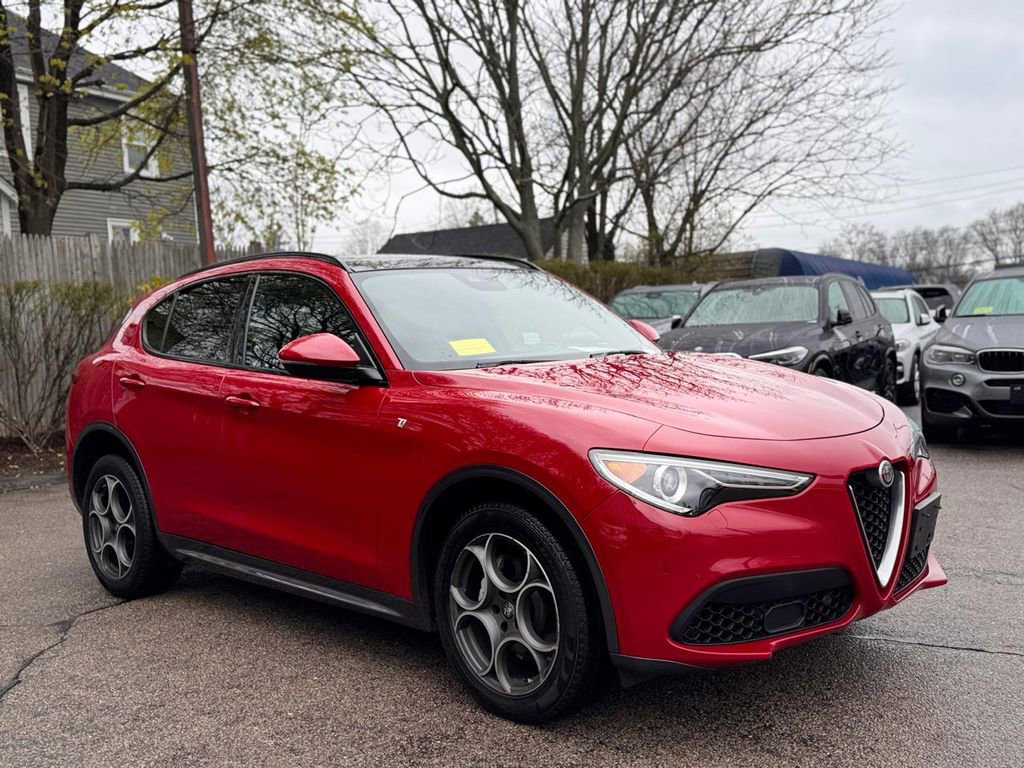 Used 2023 Alfa Romeo Stelvio Ti AWD/4WD image 8
