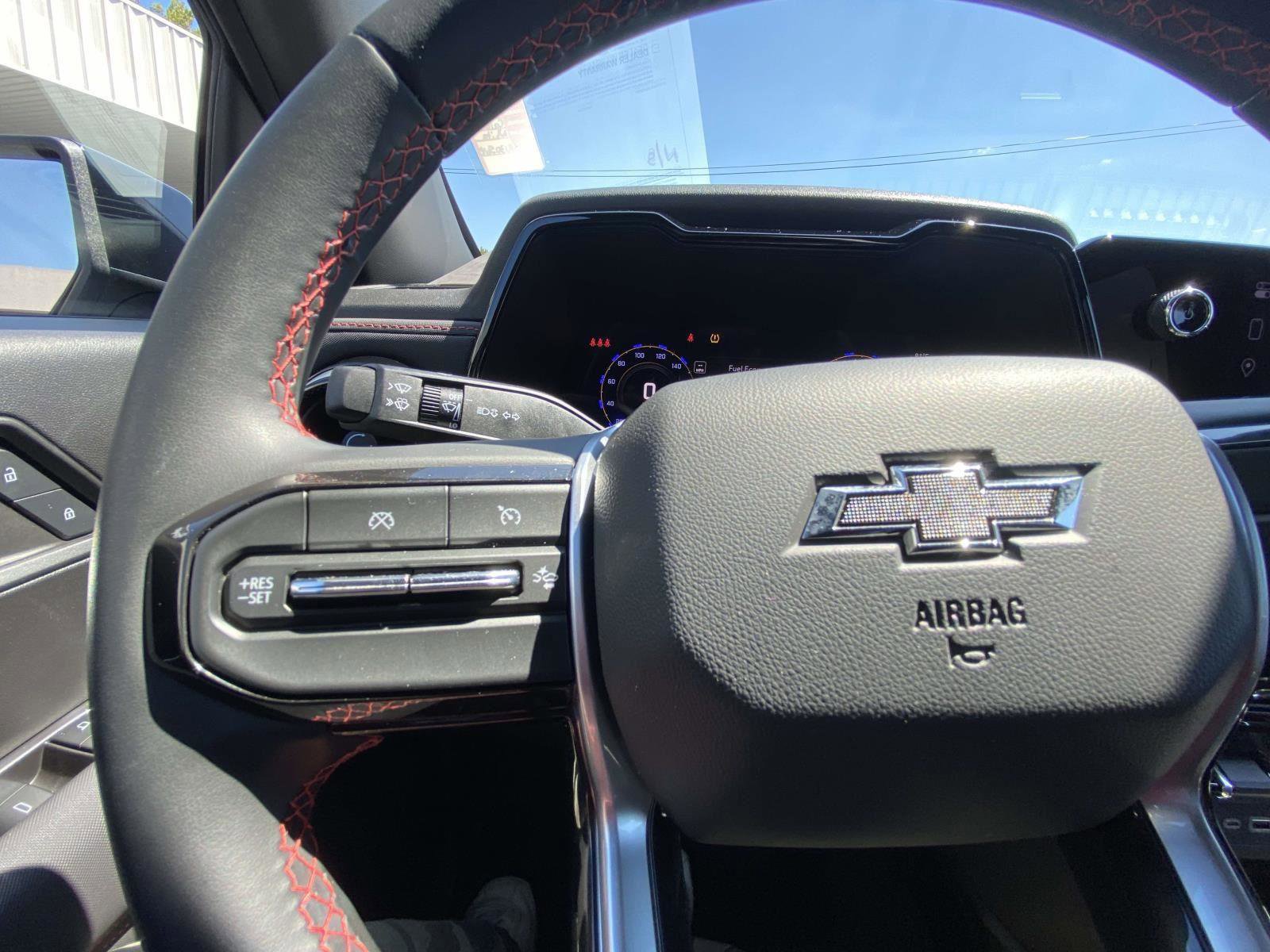 Used 2024 Chevrolet Colorado Z71 w/ Z71 Convenience Package 2 image 12