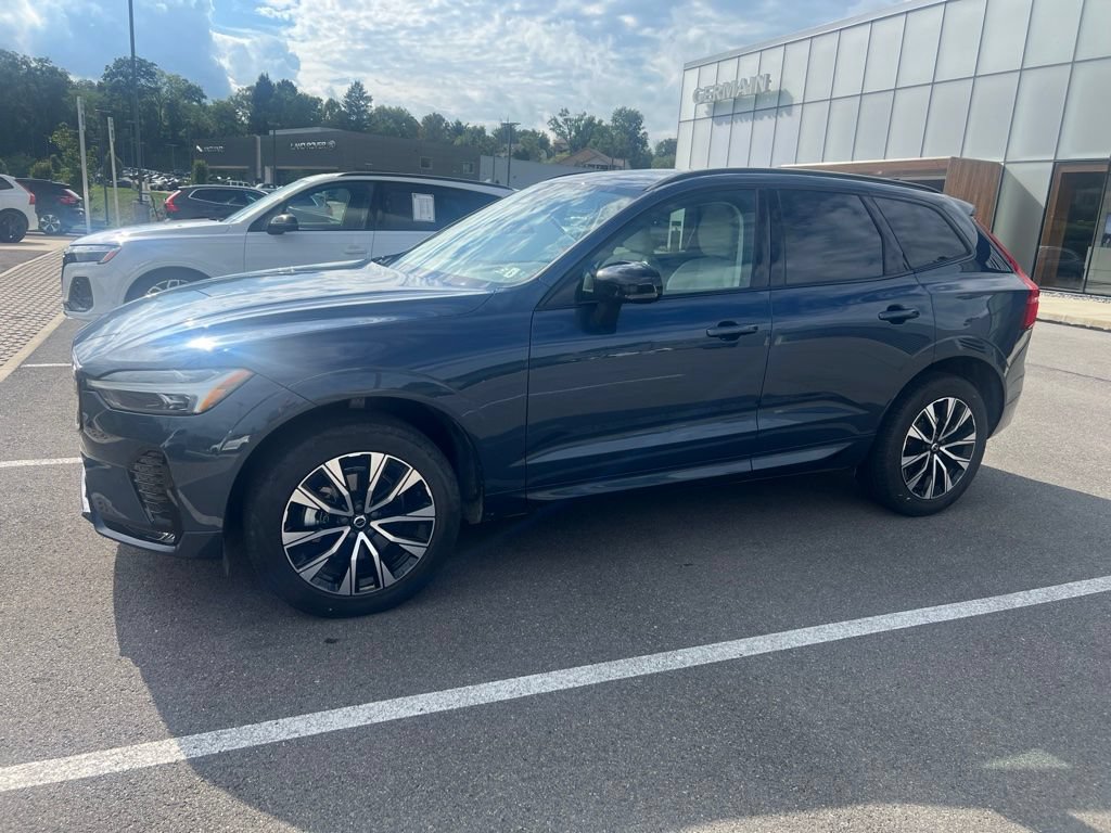 Used 2024 Volvo XC60 B5 Core w/ Climate Package AWD/4WD image 10