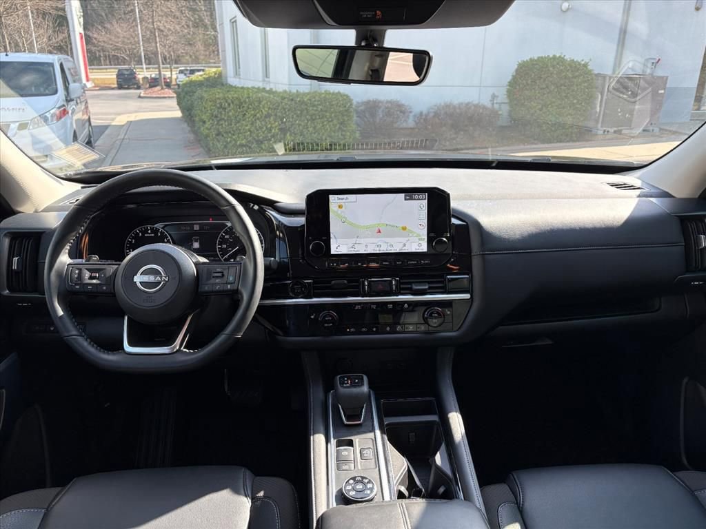 Certified 2025 Nissan Pathfinder SL image 8