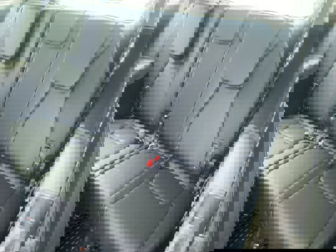 New 2026 Kia Carnival EX FWD image 23