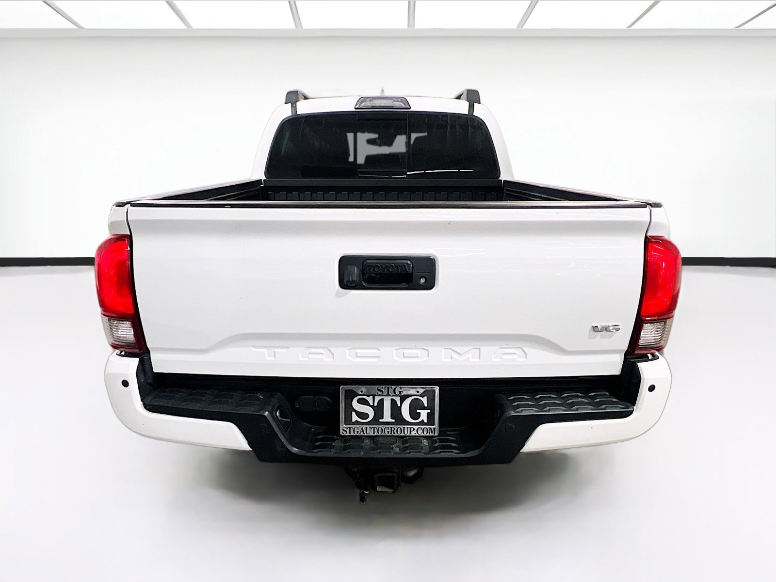 Used 2018 Toyota Tacoma TRD Off-Road w/ Technology Package AWD/4WD image 5