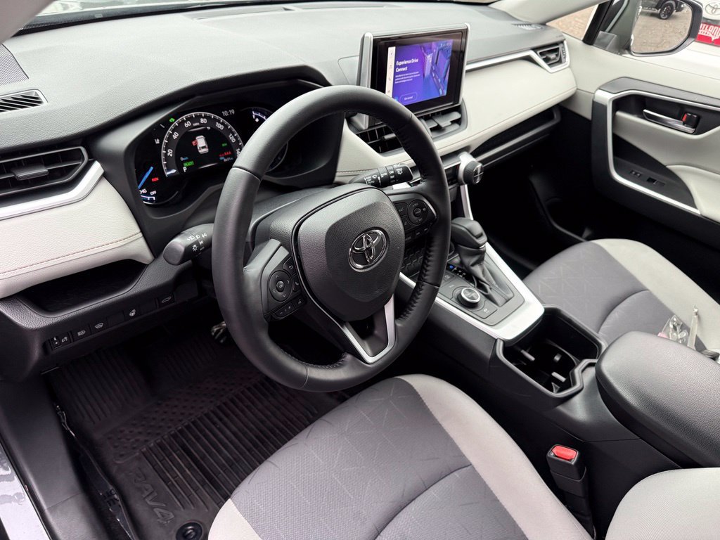 Used 2025 Toyota RAV4 XLE w/ Convenience Package AWD/4WD image 13