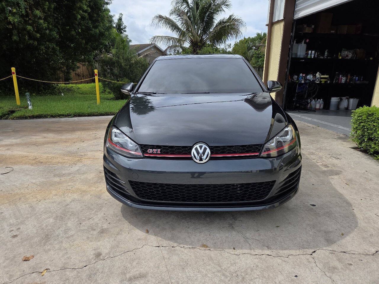 Used 2017 Volkswagen GTI SE FWD image 2