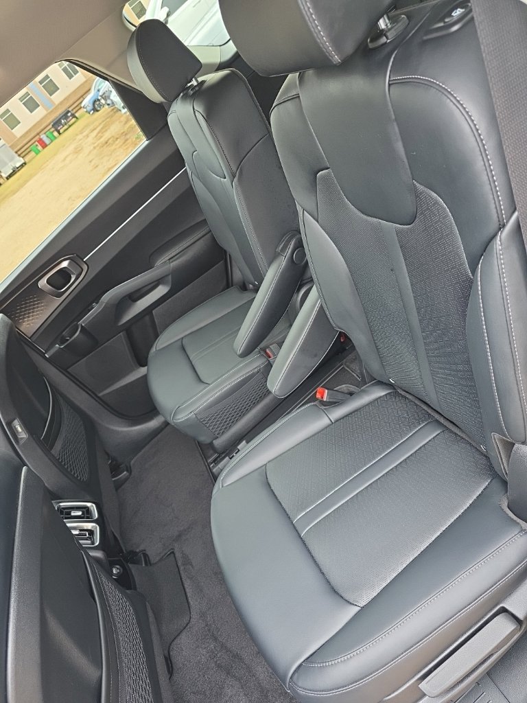 Certified 2023 Kia Sorento EX AWD/4WD image 10