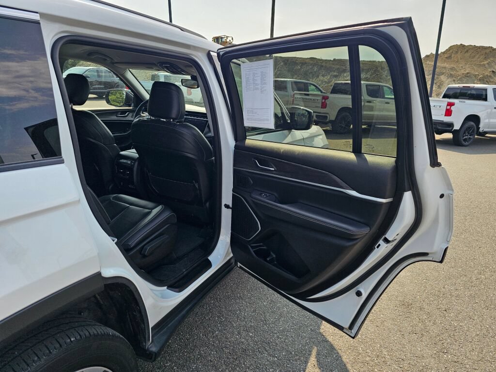 Used 2021 Jeep Grand Cherokee L Limited w/ Trailer Tow Group (B) AWD/4WD image 27