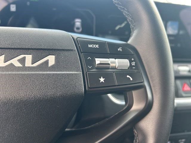 Used 2025 Kia K4 EX image 16