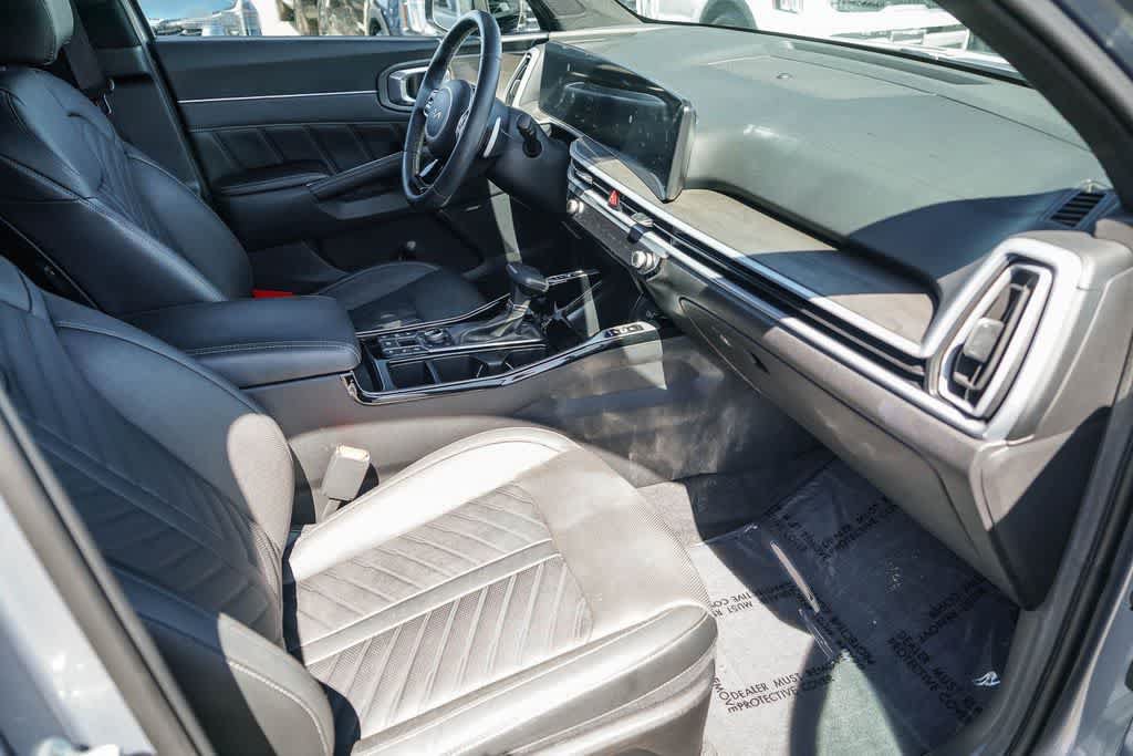 Certified 2024 Kia Sorento SX Prestige AWD/4WD image 15
