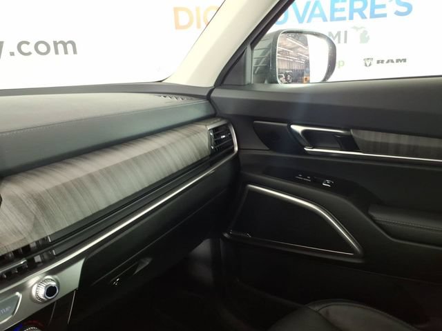 Used 2024 Kia Telluride EX w/ EX Captain's Chair Package AWD/4WD image 26