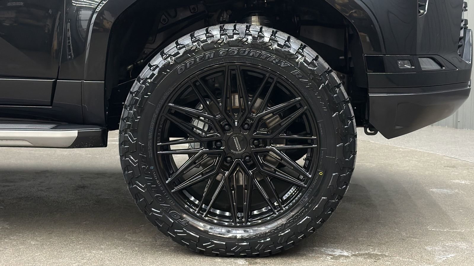 Used 2026 Lexus GX 550 550 Premium+ w/ Accessory Package (2T) image 9