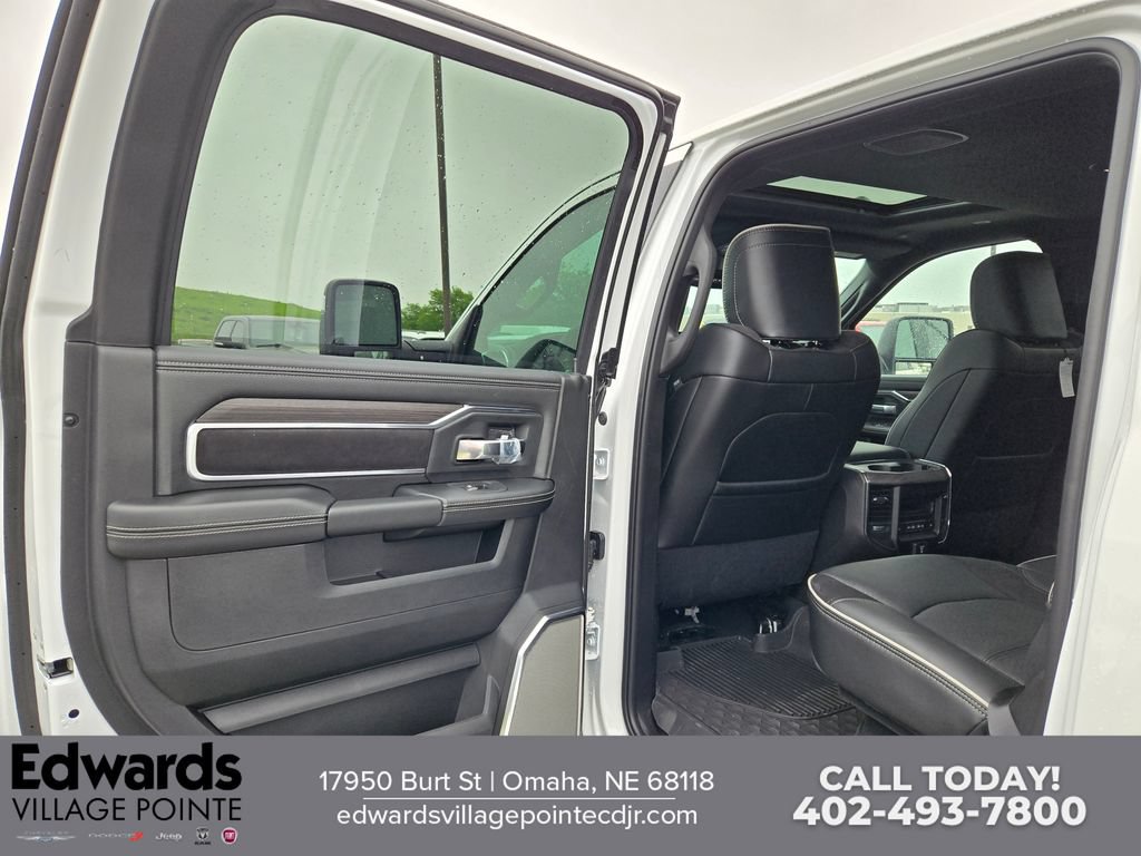 New 2026 RAM 3500 Laramie AWD/4WD image 26