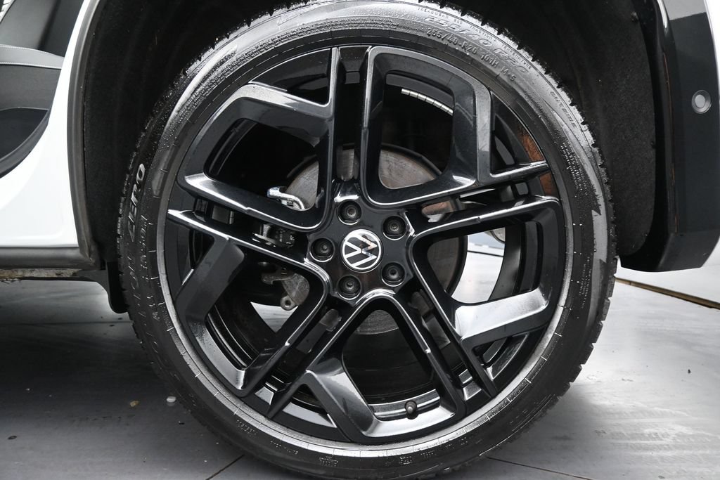 Used 2025 Volkswagen Tiguan SE R-Line AWD/4WD image 29