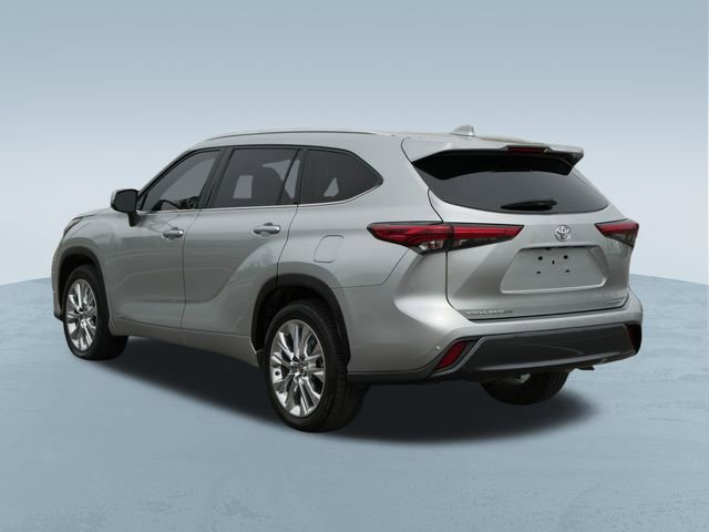Used 2020 Toyota Highlander Limited FWD image 5