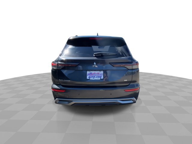 Used 2025 Mitsubishi Outlander SE FWD image 9
