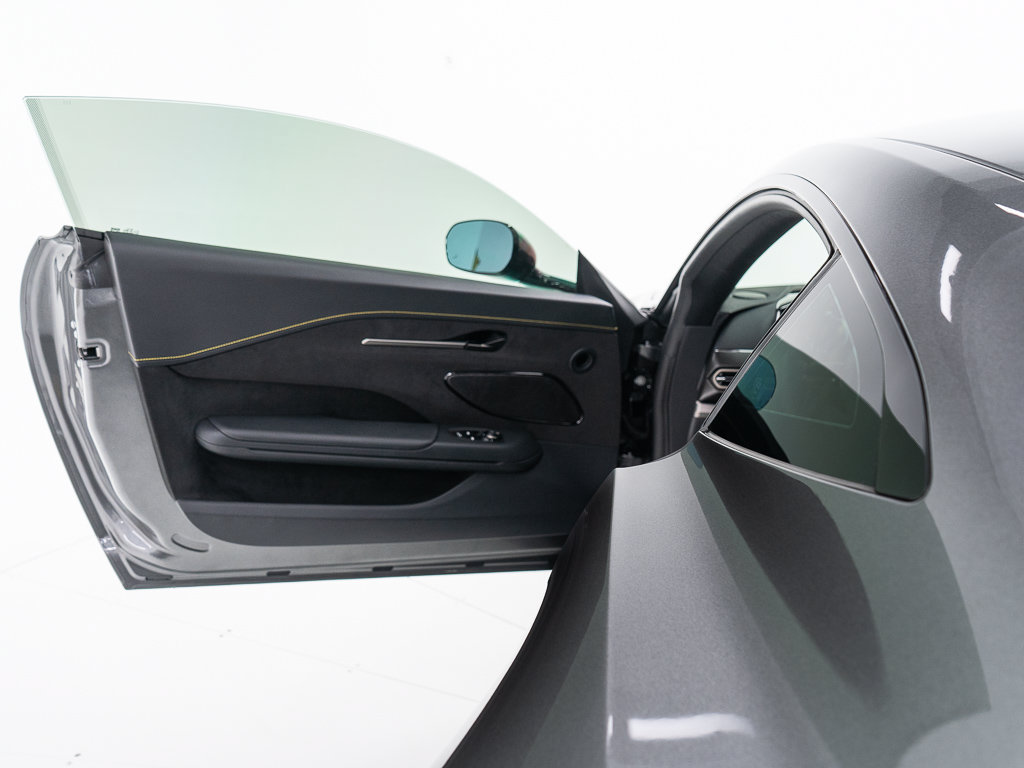 Used 2026 Aston Martin V8 Vantage Coupe RWD image 10
