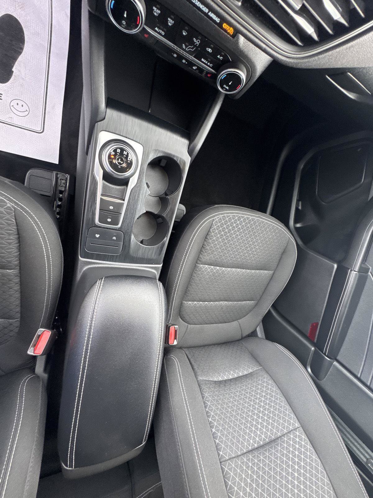 Used 2025 Ford Escape Active w/ Cold Weather Package AWD/4WD image 27