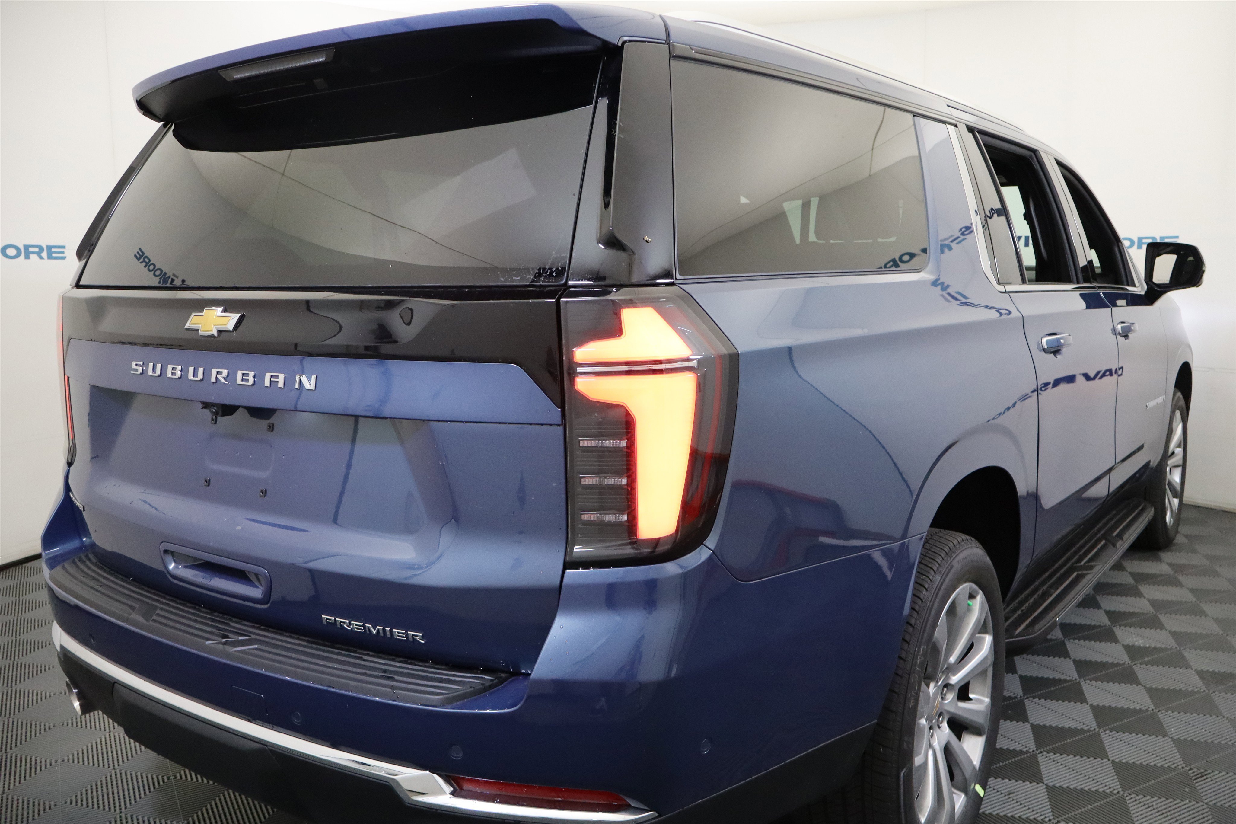 New 2025 Chevrolet Suburban Premier image 5