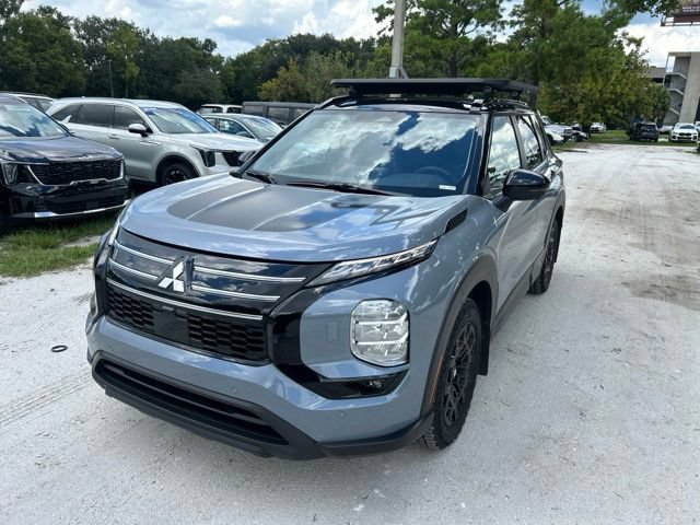 Used 2026 Mitsubishi Outlander LE AWD/4WD image 2