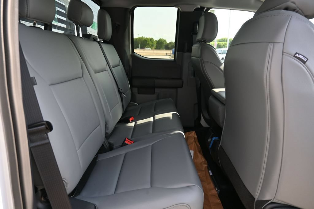 New 2026 Ford F550 4x4 Supercab Super Duty image 19