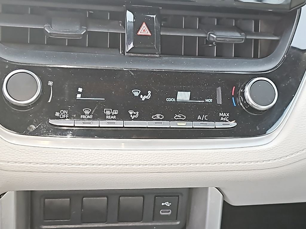 Used 2023 Toyota Corolla Cross L image 12