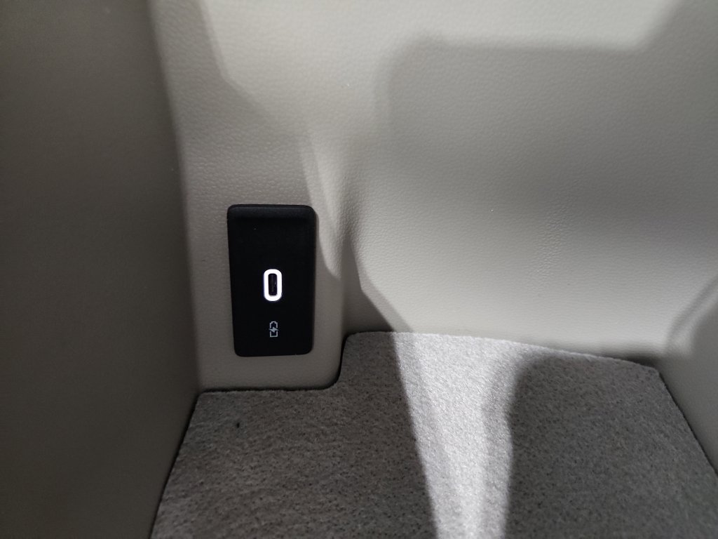 Certified 2025 Volkswagen Atlas SE w/ Panoramic Sunroof Package FWD image 25