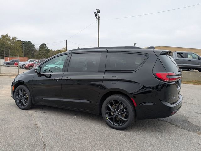 New 2026 Chrysler Pacifica Select w/ S Appearance Package image 5