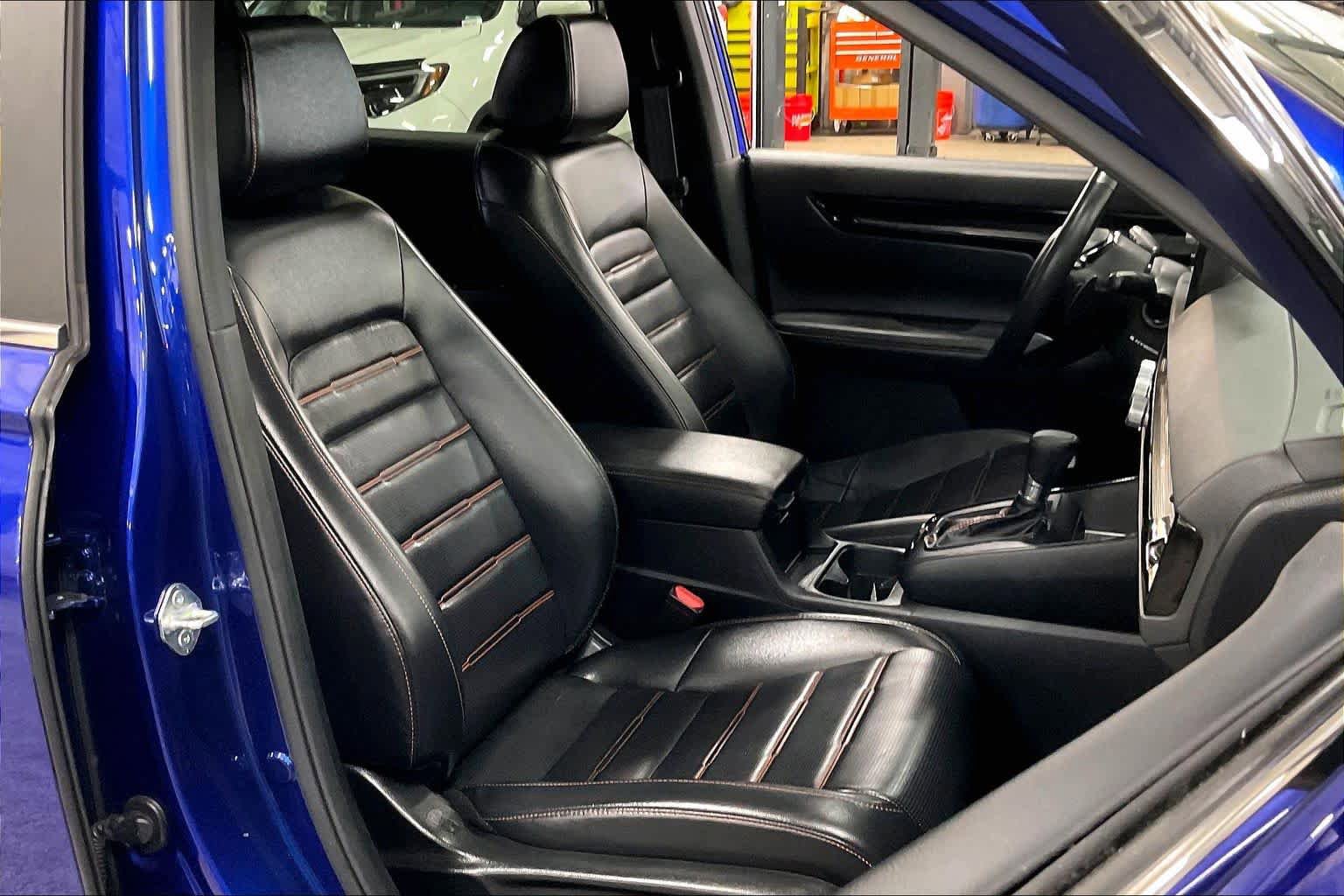 Used 2023 Honda CR-V Sport Touring image 9