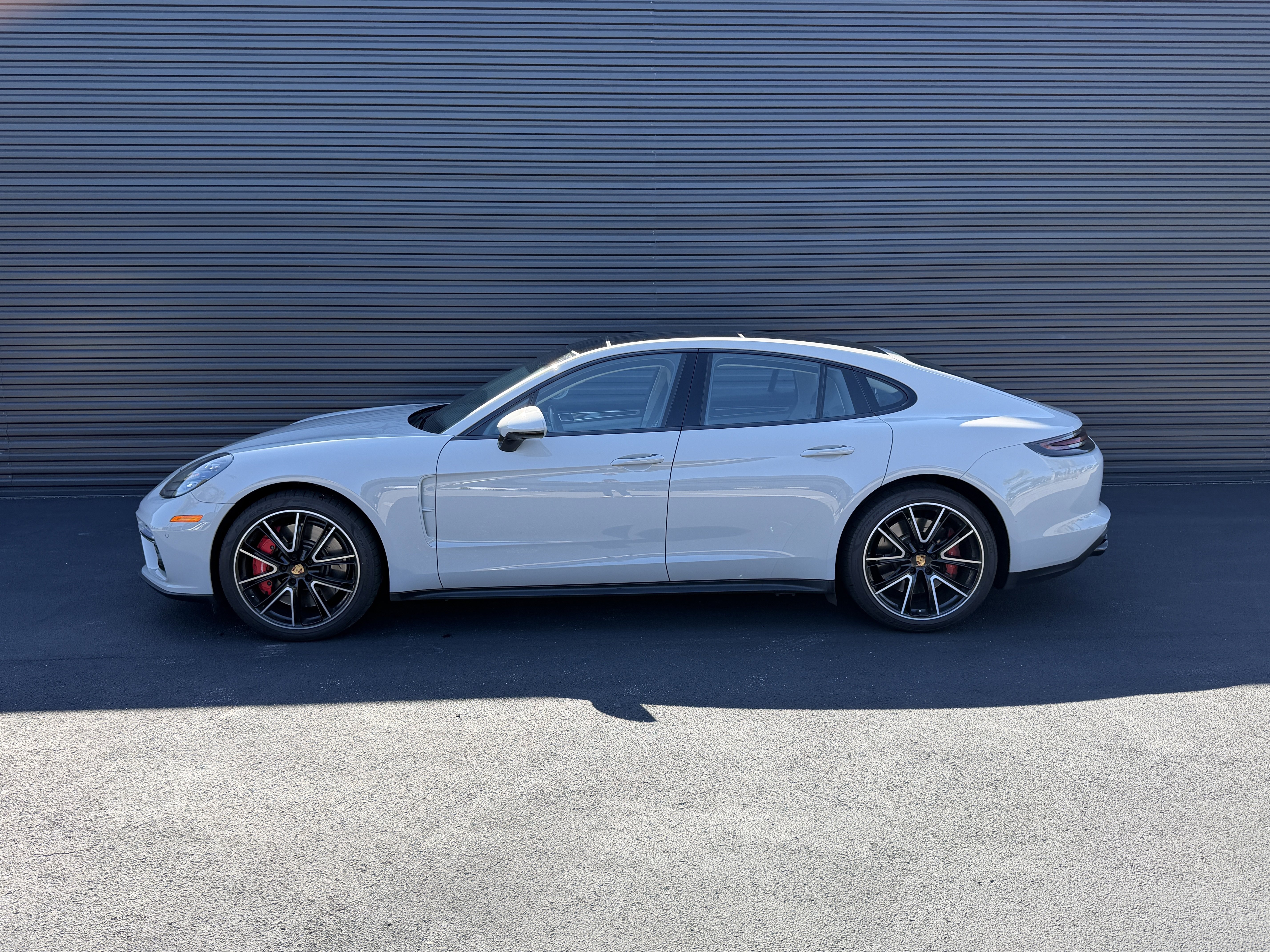 Used 2019 Porsche Panamera Turbo image 2