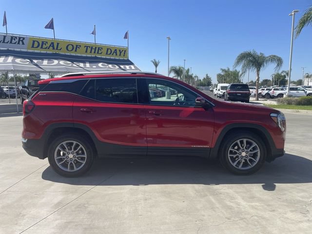 Used 2022 GMC Terrain SLT w/ Infotainment Package II FWD image 9
